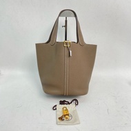 Hermes/愛馬仕 picotin22 菜籃子 大象灰 水桶包  尺寸：22*21*18。