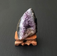 招財開運-天然原礦異象彩虹山形晶洞紫晶鎮共生方解石及黑碧璽