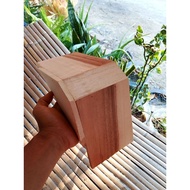 Pigeon perch, pigeon perch, pigeon perch, etc.