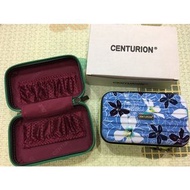 全新 Centurion百夫長 硬盒收納盒 行李箱造型收納盒 化妝包