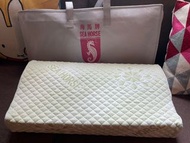 全新 海馬牌 漲氣記憶浪花枕頭 Sea Horse Air Wavy Pillow with Tote Bag