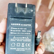 Suitable for Dechang 12V2.5A 12V 3A In-Line LCD TV Power Adapter DC-625-1225