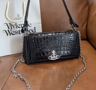 Vivienne Westwood Hazel Medium Handbag Croc Vivienne Westwood黑色鰐魚紋腋下包 中號