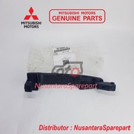 FRONT DOOR HANDLE RH MITSUBISHI STRADA TRITON GLX 4X4 2008 5716A031XA