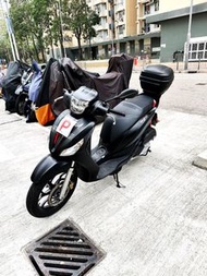 意大利 Vespa 偉士 Piaggio Medley S150 香港行貨 2021年 ABS剎車系統 i-stop 停車熄匙 黑色 綿羊仔 尾箱 車行左1萬 155cc 牌費26年7月 私人 假日遊