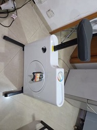 白色家用健身單車