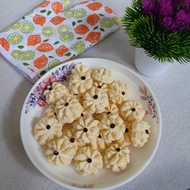 Biskut Dahlia susu/biskut raya
