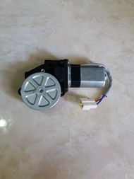 Motor power window/dinamo power window suzuki splash depan kanan (sopir)