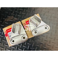 Footrest Bracket Honda C125 Genuine (Genuine Product)