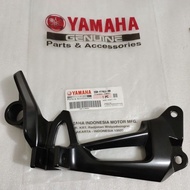 Right Rear Footstep Mount Bracket Yamaha Vega R New 3S0-F7462-00