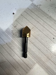 Nạo bavia ống đồng gắn máy khoan