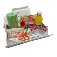 PUTIH First AID Kit / WHITE FIRST AID BOX / FIRST AID BOX PLUS CONTENTS