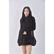 ((S) [Cathay Pacific Airlines Sustainable Cooperation] huang shu chi Textured Wool Black Dress Secon