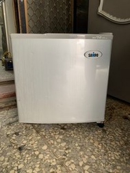 [中古] 聲寶 45L 單門冰箱 小冰箱 冷藏小冰箱 套房冰箱 台中大里二手冰箱 台中大里中古冰箱 修理冰箱 維修冰箱