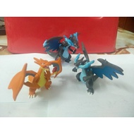 Pokemon Tomy Charizard X and Y