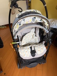 Combi 嬰兒車