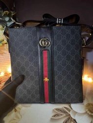 GUCCI古驰 老花Logo压纹条纹织带 皮革 手拿包 男款 黑色