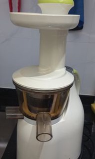 韓國製造 Hurom HU-200 慢磨原汁機/榨汁機