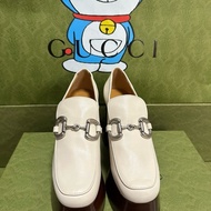 Gucci鞋