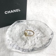 【日本直送 名牌二手包】CHANEL 香奈兒 戒指 金色×白色 山茶花 扭轉 design vintage 古著 efw5ta
