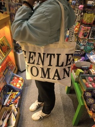 GENTLE WOMAN SHOULDER BAG