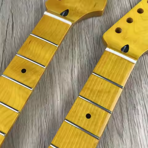 ST Guitar Neck Light Yellow Glossy Maple Fingerboard 22F Canadian Maple Glossy Paint 9.5 Inches