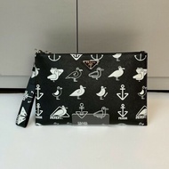 Prada 黑皮白鳥圖手拿包