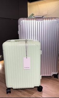 rimowa essential cabin hand carry size 21