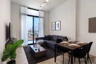 WelHome - Dubai Delight: Luxe Living 1BR at Binghatti Luna