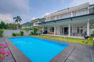 Villa Ixora Resort