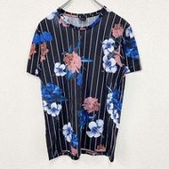 เสื้อยืดแขนสั้นพิมพ์ลายดอกไม้ทั้งตัว FSBN มือสอง ดีไซน์ลำลอง สีดำ คอกลมสไตล์เรโทรไม่ซ้ำใคร ไซส์เล็ก