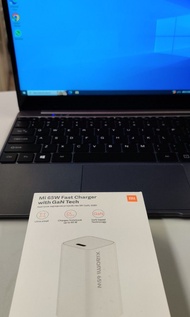 新淨 輕 薄 手提電腦 高規格8+256G 13.3’ Intel M3 Win10 送全新小米65W充電器 學生開學用.請看描述