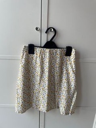 Hollister - skirt with yellow flower pattern