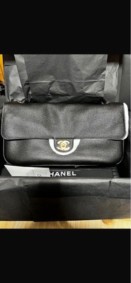 Chanel 23cm maxi flap 黑金 機場包