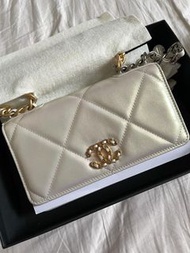 Chanel Lambskin WOC wallet on chain bag Chanel 19 珍珠色
