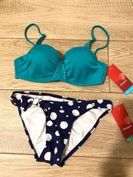 Brand new Triumph Bikini set wire push up 黛安芬比堅尼泳衣