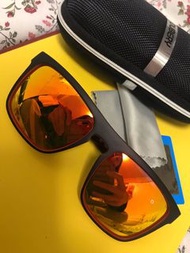 偏光紅黑太陽眼鏡 UV400 polarized sungleasses