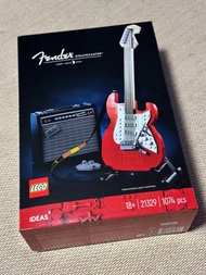 lego 21329 Fender Stratocaster guitar