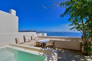 Beautiful Santorini Villa | 2 Bedrooms | Villa Elite | Amazing Sea Views and Outdoor Hot Tub | Oia