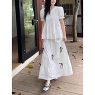 【FAVOR】 M-4XL ชุดเซ็ตสองชิ้น เสื้อ + กระโปรงยาวแต่งโบว์ เสื้อแขนพัฟ จีบหน้า ระบายชั้น สไตล์มินิมอล