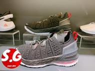 S.G Nike Lebron XVIII GS 大童鞋 黑白 緩震 包覆 籃球鞋 CW2760-001