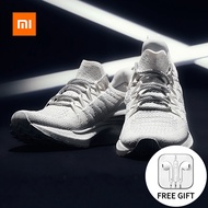 【ฟรีหูฟัง】Xiaomi Mijia รองเท้าผ้าใบ รองเท้าวิ่งลําลอง เรืองแสง กันแบคทีเรีย สําหรับผู้ชาย ไซซ์ 39-44 สีขาว สีดํา 4 ชิ้น
