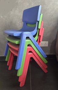 彩色塑膠兒童椅