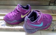 Nike幼童籃球鞋