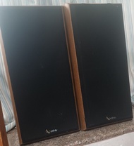 美國Infinity 書架喇叭一對，高55cm。