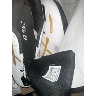 Kasut badminton yonex