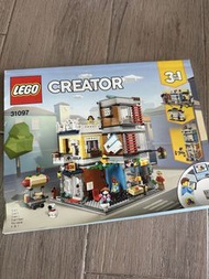 LEGO Creator 31097 3-in-1 Townhouse Pet Shop & Cafe