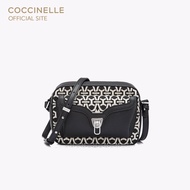 COCCINELLE กระเป๋าสะพายผู้หญิง รุ่น BEAT MONOGRAM CROSSBODY BAG 150201 สี MULTI.NOIR/NOIR