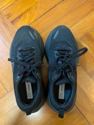 Hoka Bondi 8 全黑跑鞋 38號