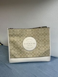 COACH Dempsey Tote 40 手袋